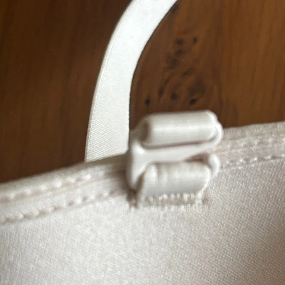 Neiwai Essentials Bandeau Bra NWT Size S - Picture 7 of 9